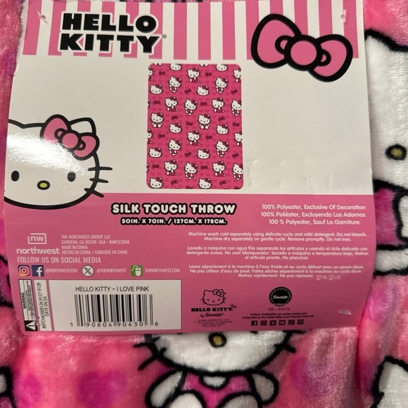 Hello Kitty pink blanket NWT - Picture 5 of 5